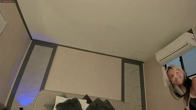 alicee clark  online show from 04-03-26, 11:49