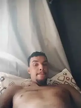 Snapshot of Jmartinss69 chatting on 02-25-26, 01:33 Jmartinss69 online show from 02-25-26, 01:33