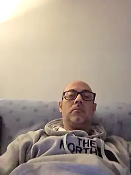 Snapshot of pareja47 chatting on 02-23-26, 08:48 pareja47 online show from 02-23-26, 08:48