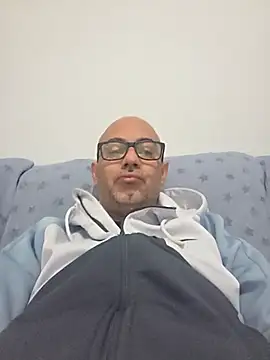 Snapshot of pareja47 chatting on 02-17-26, 09:06 pareja47 online show from 02-17-26, 09:06