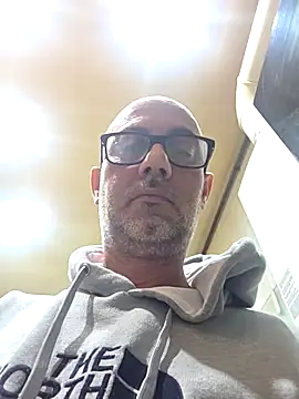 Snapshot of pareja47 chatting on 02-06-26, 08:05 pareja47 online show from 02-06-26, 08:05