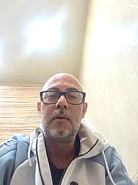 pareja47 online show from 04-23-26, 05:36