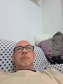 pareja47 online show from 05-05-26, 08:39