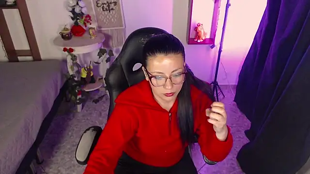 QueenRose94 online show from 04-10-26, 01:40