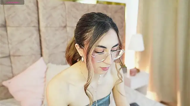 EmmaClark   online show from 02-21-26, 01:57