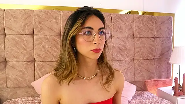 EmmaClark   online show from 04-10-26, 07:43