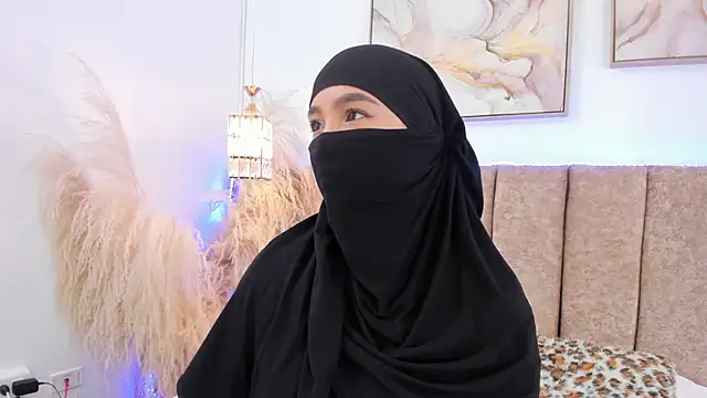 Snapshot of Yaasmin_ chatting on 02-10-26, 07:02 Yaasmin online show from 02-10-26, 07:02