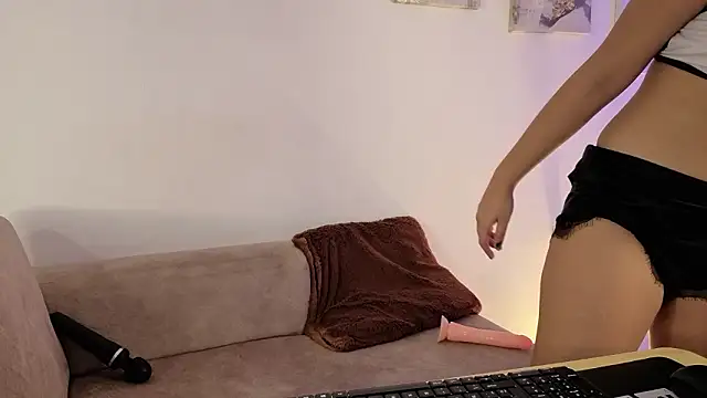 Snapshot of Scarlett_Walker05 chatting on 02-24-26, 01:45 Scarlett Walker05 online show from 02-24-26, 01:45