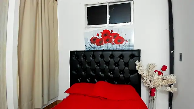 Snapshot of Kitty_f00x chatting on 07-15-26, 12:56 Kitty f00x online show from 07-15-26, 12:56