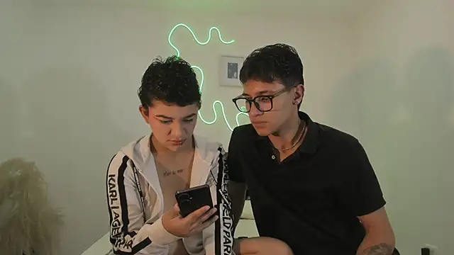 Snapshot of hardcoreheat_ind chatting on 03-01-26, 01:05 hardcoreheat ind online show from 03-01-26, 01:05