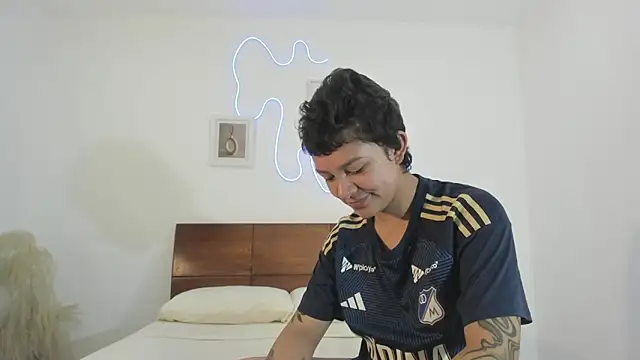 Snapshot of hardcoreheat_ind chatting on 02-26-26, 01:05 hardcoreheat ind online show from 02-26-26, 01:05