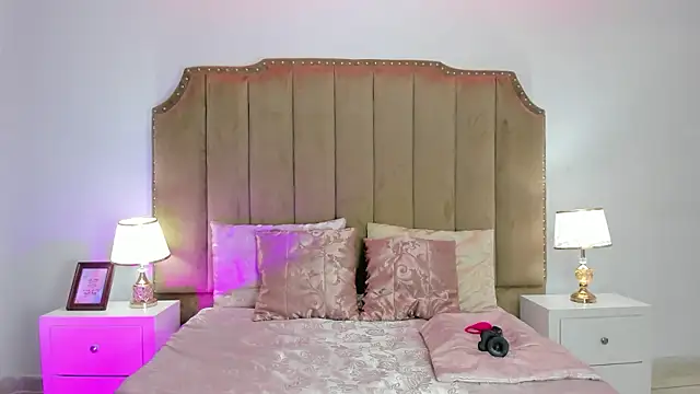 Alessiia Moon online show from 03-13-26, 01:16