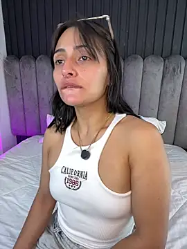 Snapshot of Nanda_vixen_ chatting on 03-25-26, 11:14 Nanda vixen online show from 03-25-26, 11:14