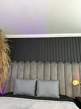 Nanda vixen  online show from 04-25-26, 08:28