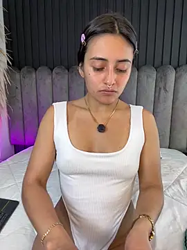 Snapshot of Nanda_vixen_ chatting on 04-07-26, 11:28 Nanda vixen online show from 04-07-26, 11:28