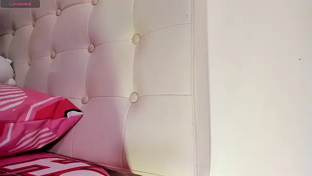 MiaEvans0 online show from 04-14-26, 03:00