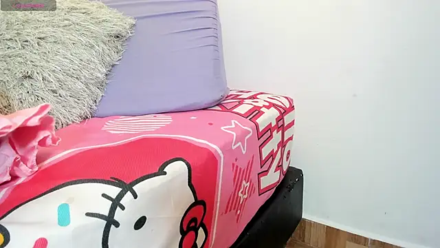 MiaEvans0 online show from 05-26-26, 07:01