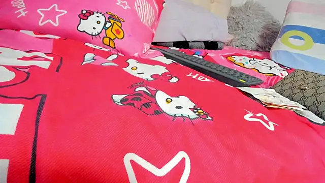 MiaEvans0 online show from 07-01-26, 06:41