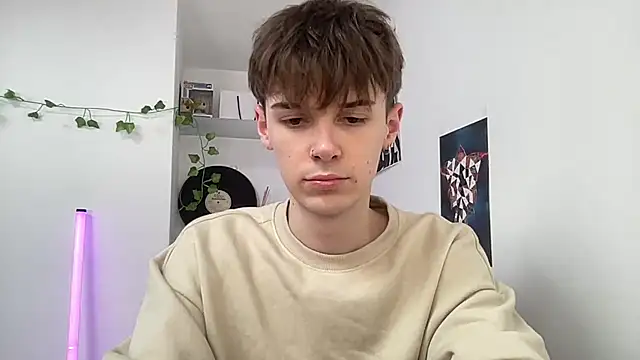 Snapshot of YourMilkyGuy chatting on 04-23-26, 01:02 YourMilkyGuy online show from 04-23-26, 01:02