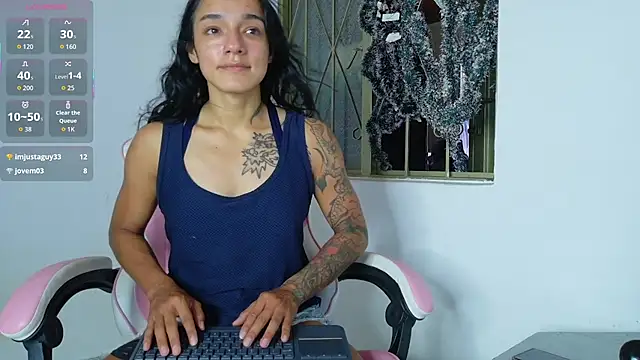 Snapshot of Fit_valkiria chatting on 05-30-26, 10:48 Fit valkiria online show from 05-30-26, 10:48