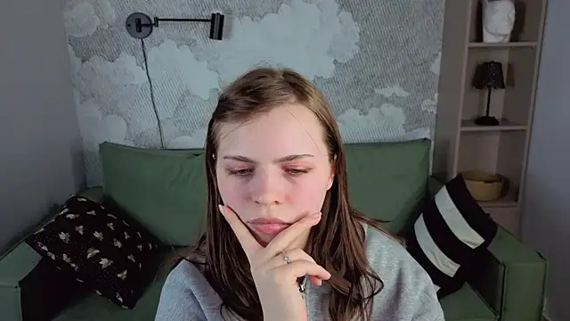 LesleySky online show from 02-22-26, 06:09