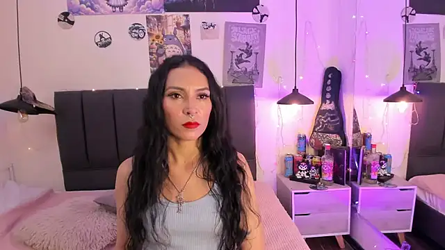 Snapshot of Raia_gh chatting on 04-18-26, 03:20 Raia gh online show from 04-18-26, 03:20
