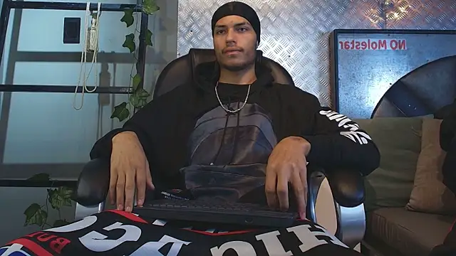 ItsZairen online show from 02-13-26, 03:39