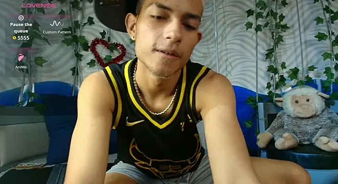 ItsZairen online show from 02-25-26, 03:18