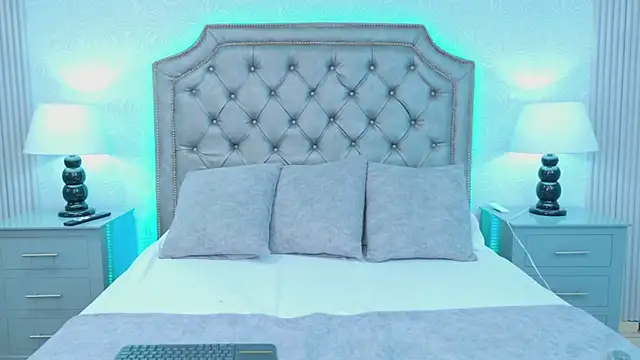 Snapshot of LaurenHazell chatting on 02-26-26, 04:12 LaurenHazell online show from 02-26-26, 04:12