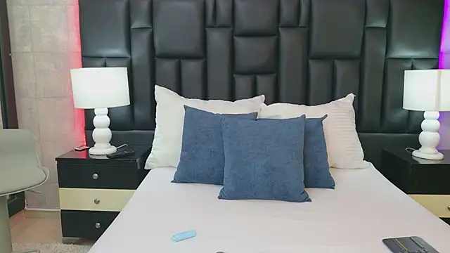 Snapshot of LaurenHazell chatting on 02-28-26, 03:28 LaurenHazell online show from 02-28-26, 03:28