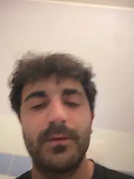 Snapshot of elia2711 chatting on 02-19-26, 05:32 elia2711 online show from 02-19-26, 05:32