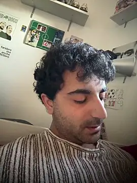 Snapshot of elia2711 chatting on 02-11-26, 03:56 elia2711 online show from 02-11-26, 03:56