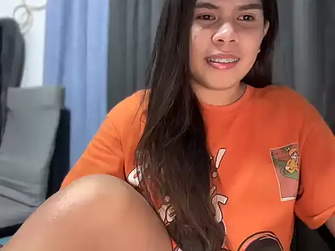 Snapshot of Mooree_naba chatting on 06-17-26, 12:15 Mooree naba online show from 06-17-26, 12:15