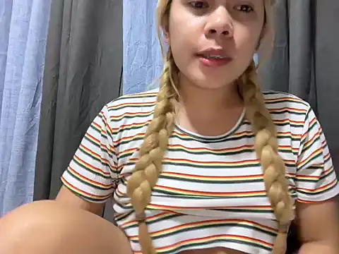 Snapshot of Mooree_naba chatting on 07-19-26, 01:08 Mooree naba online show from 07-19-26, 01:08