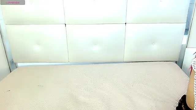 Snapshot of isahotx chatting on 02-13-26, 04:34 isahotx online show from 02-13-26, 04:34