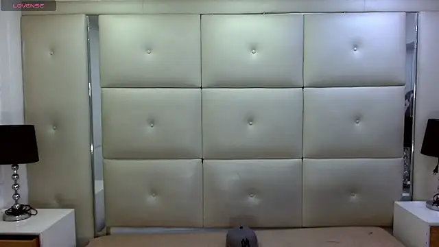 Snapshot of isahotx chatting on 02-15-26, 04:02 isahotx online show from 02-15-26, 04:02