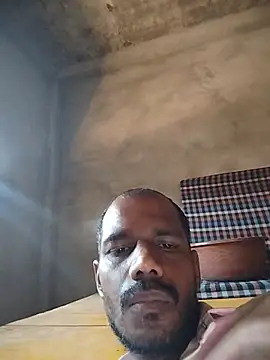 Snapshot of Daddyishere_19 chatting on 06-27-26, 05:35 Daddyishere 19 online show from 06-27-26, 05:35