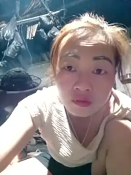 Snapshot of Nhoccon90 chatting on 02-15-26, 10:52 Nhoccon90 online show from 02-15-26, 10:52