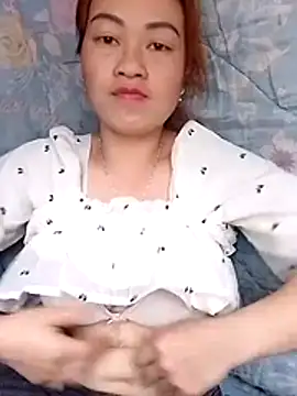 Snapshot of Nhoccon90 chatting on 02-22-26, 02:47 Nhoccon90 online show from 02-22-26, 02:47