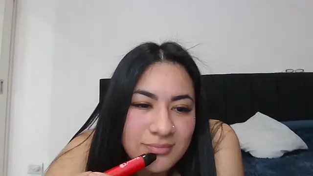 Snapshot of Agusgold22 chatting on 06-01-26, 04:06 Agusgold22 online show from 06-01-26, 04:06