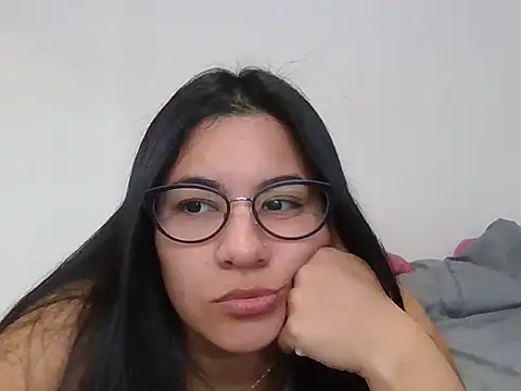 Snapshot of Agusgold22 chatting on 03-25-26, 02:05 Agusgold22 online show from 03-25-26, 02:05