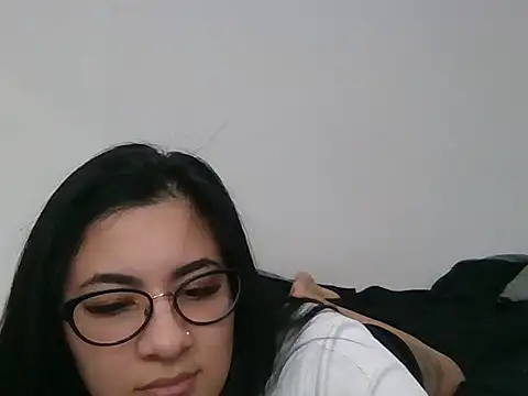 Snapshot of Agusgold22 chatting on 05-08-26, 03:38 Agusgold22 online show from 05-08-26, 03:38