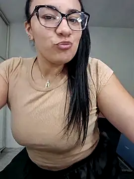 Snapshot of Agusgold22 chatting on 03-06-26, 12:55 Agusgold22 online show from 03-06-26, 12:55