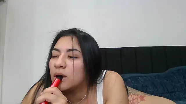 Snapshot of Agusgold22 chatting on 05-15-26, 01:53 Agusgold22 online show from 05-15-26, 01:53