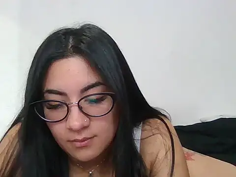 Snapshot of Agusgold22 chatting on 04-10-26, 01:18 Agusgold22 online show from 04-10-26, 01:18
