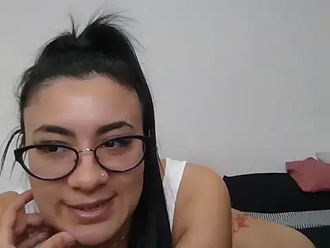 Snapshot of Agusgold22 chatting on 05-06-26, 02:54 Agusgold22 online show from 05-06-26, 02:54