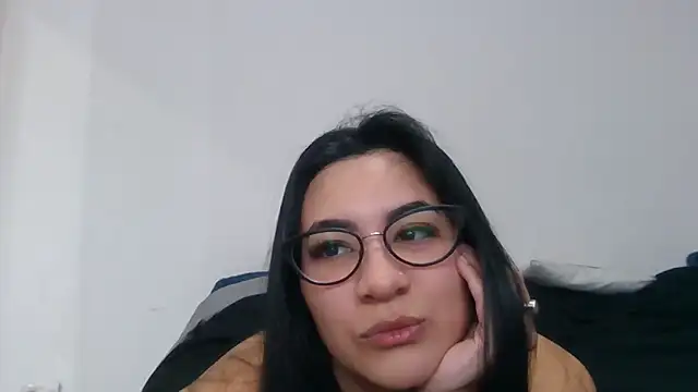 Snapshot of Agusgold22 chatting on 05-09-26, 08:01 Agusgold22 online show from 05-09-26, 08:01