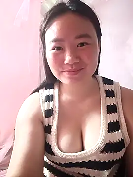 Snapshot of lisn-cute chatting on 07-12-26, 12:22 lisn-cute online show from 07-12-26, 12:22