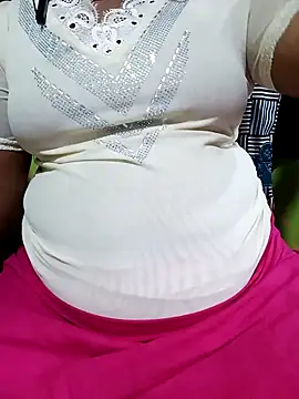 Snapshot of tamilkayal431 chatting on 02-14-26, 08:58 tamilkayal431 online show from 02-14-26, 08:58