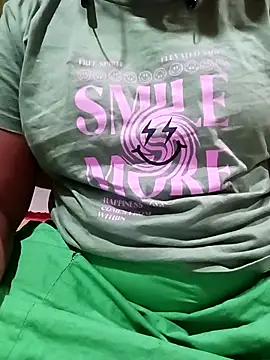 Snapshot of tamilkayal431 chatting on 03-03-26, 06:04 tamilkayal431 online show from 03-03-26, 06:04